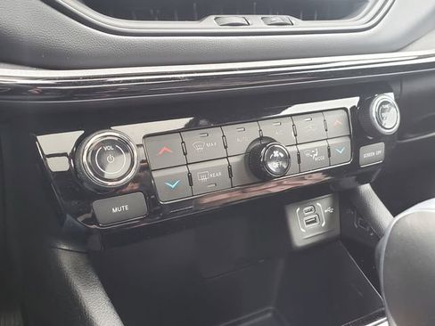 Certified 2024 Jeep Compass Limited w/ High Altitude Package image 12