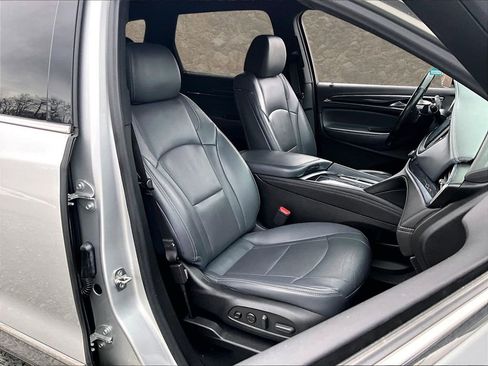 Used 2022 Buick Enclave Premium image 7