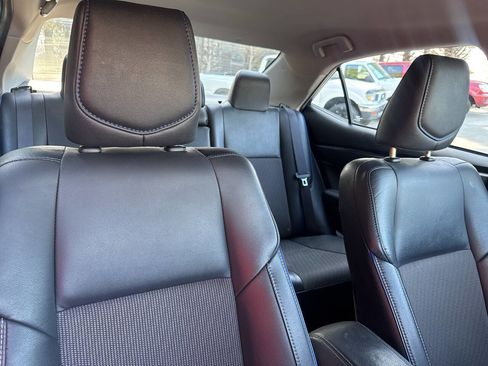 Used 2017 Toyota Corolla SE image 16