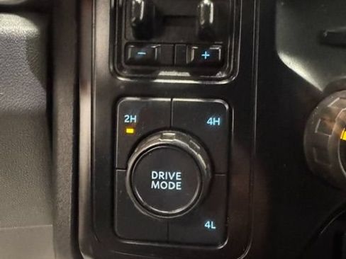 Used 2025 Ford F250 XLT AWD/4WD image 32