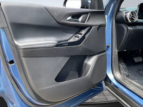 Used 2025 Chevrolet Equinox LT FWD image 22