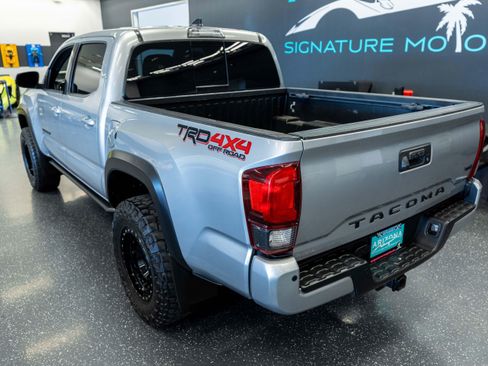 Used 2019 Toyota Tacoma TRD Off-Road AWD/4WD image 8