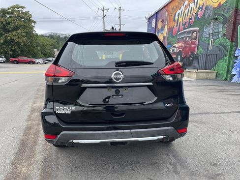 Used 2017 Nissan Rogue S AWD/4WD image 4