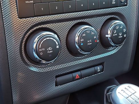 Used 2013 Dodge Challenger R/T w/ Electronics Convenience Group image 16