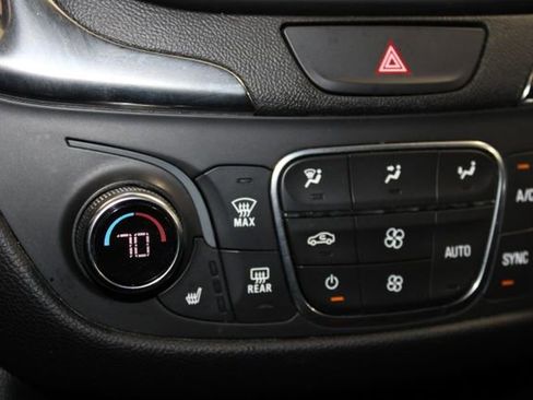 Used 2020 Chevrolet Equinox LT w/ Driver Convenience Package FWD image 17