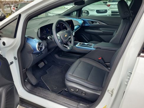 Used 2024 Chevrolet Equinox EV LT FWD image 12
