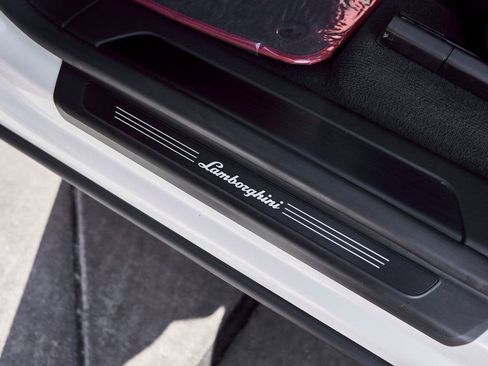 Used 2024 Lamborghini Urus S image 36