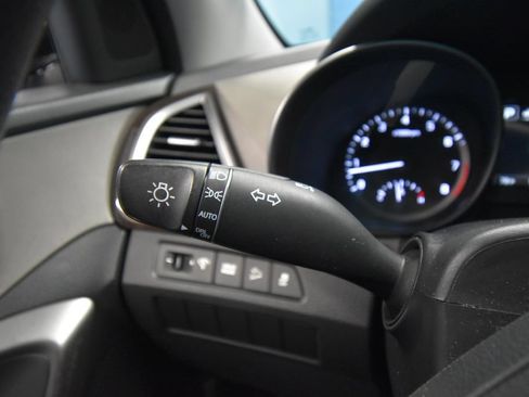 Used 2017 Hyundai Santa Fe SE FWD image 13