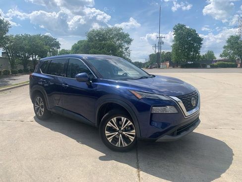 Used 2021 Nissan Rogue SV image 4