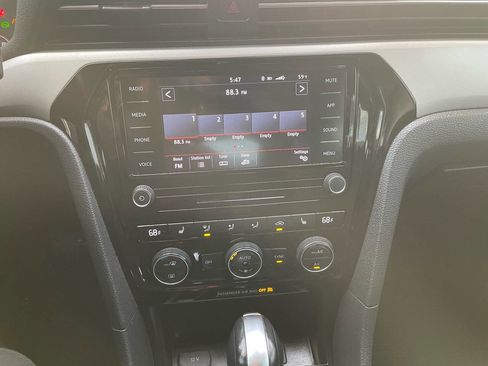 Used 2020 Volkswagen Passat 2.0T SE image 20