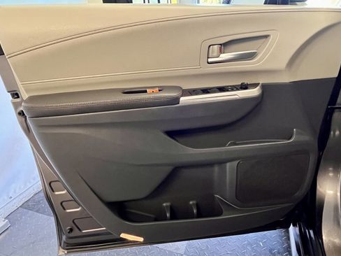 Used 2021 Toyota Sienna XLE image 15