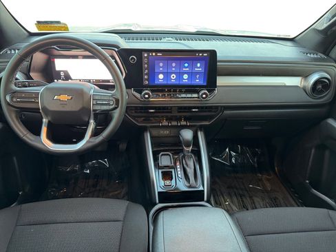Used 2024 Chevrolet Colorado LT w/ LT Convenience Package image 10