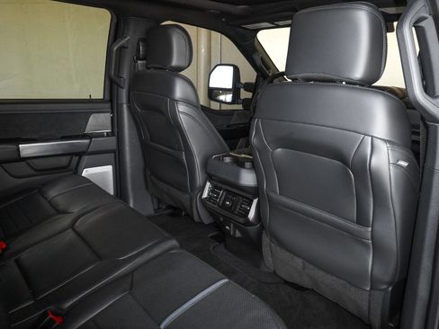 Used 2025 Ford F450 Platinum image 43