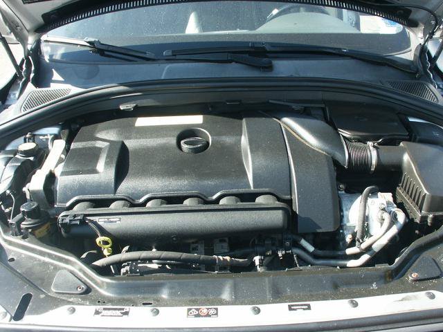 Used 2015 Volvo XC60 T6 Premier Plus AWD/4WD image 17