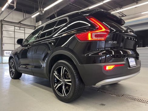 Used 2023 Volvo XC40 B5 Core w/ Protection Package Premier image 5