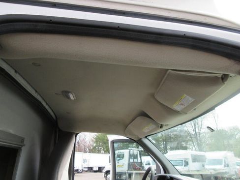 Used 2015 Chevrolet Express 3500 image 18