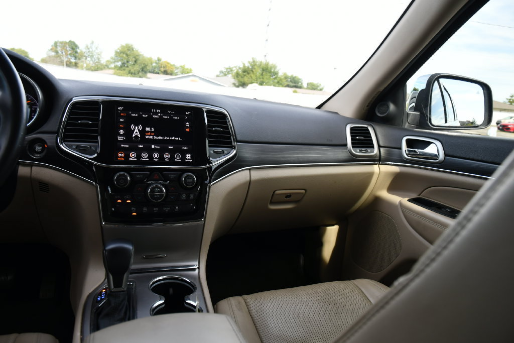 Used 2019 Jeep Grand Cherokee Limited w/ Luxury Group II AWD/4WD image 24