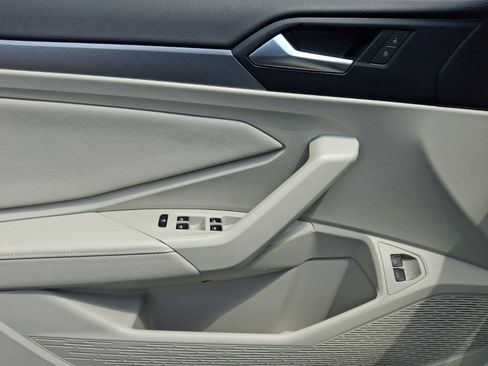 Certified 2023 Volkswagen Jetta SE w/ Panoramic Sunroof Package FWD image 13