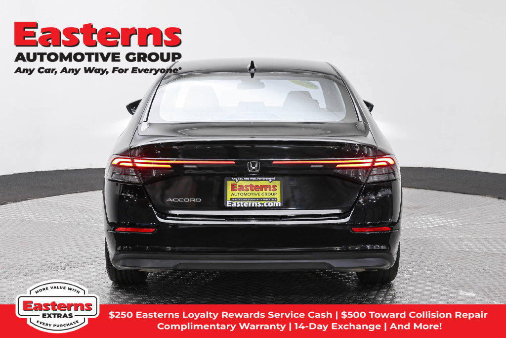 Used 2025 Honda Accord SE image 7