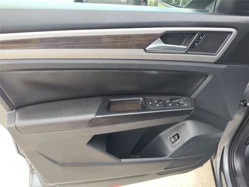 Used 2020 Volkswagen Atlas SE w/ Towing Package FWD image 17