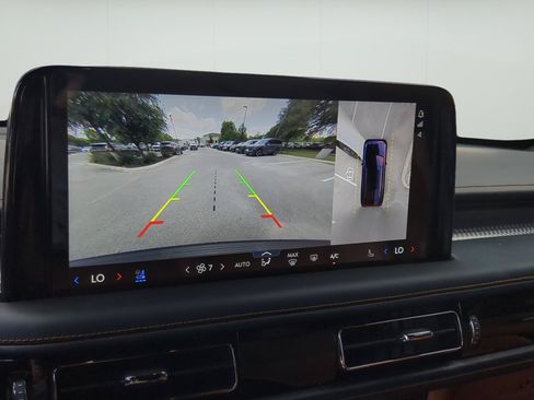 Used 2025 Lincoln Aviator Black Label AWD/4WD image 14
