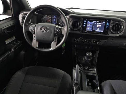 Used 2019 Toyota Tacoma TRD Off-Road AWD/4WD image 15