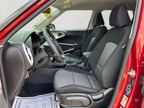 Used 2023 Kia Soul LX w/ LX Technology Package FWD image 24