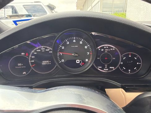 Used 2019 Porsche Cayenne AWD/4WD image 10