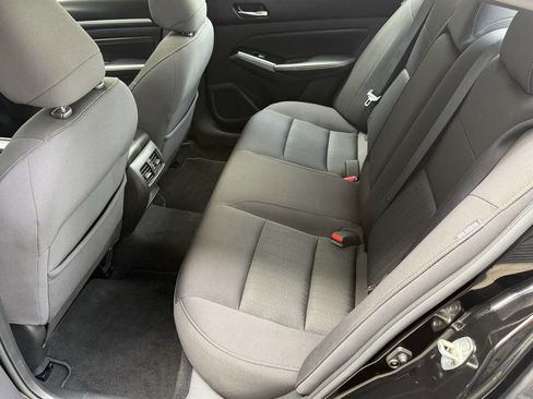 Used 2020 Nissan Altima 2.5 SV FWD image 18