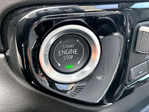 Used 2026 GMC Sierra 1500 SLT RWD image 33