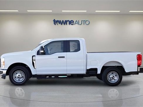 Used 2023 Ford F250 XL w/ XL Chrome Package image 6