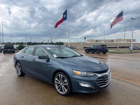 Used 2024 Chevrolet Malibu LT FWD image 1