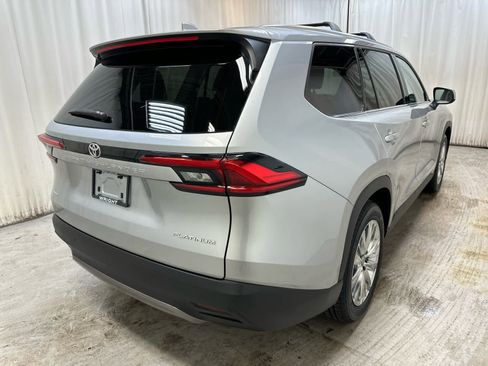 Used 2024 Toyota Grand Highlander Platinum image 12