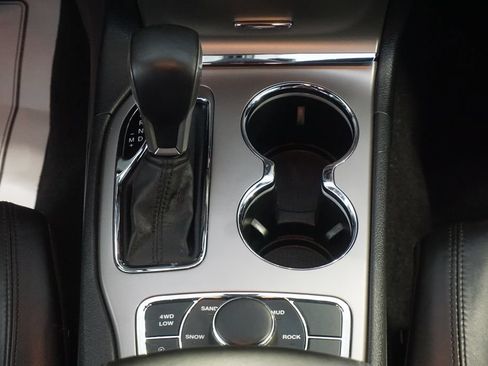 Used 2019 Jeep Grand Cherokee Limited AWD/4WD image 34