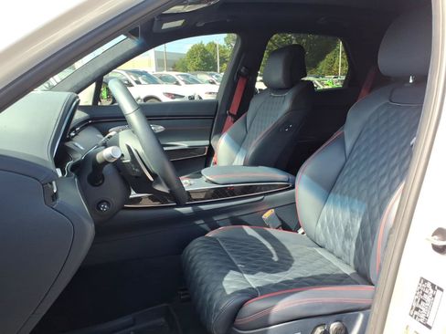 Used 2023 Genesis GV70 3.5T Sport w/ Sport Prestige Package AWD/4WD image 18