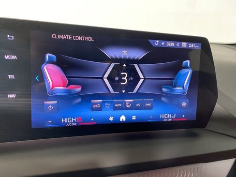 Used 2025 BMW 228i xDrive w/ Premium Package image 17