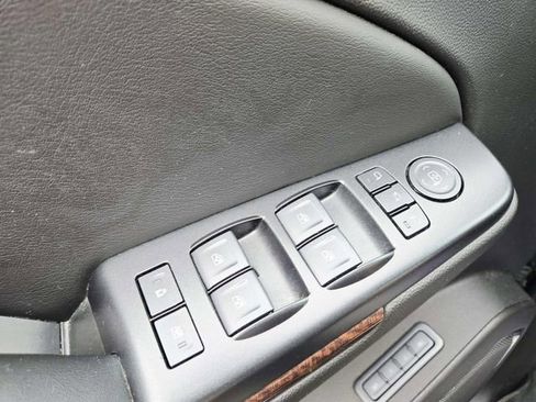 Used 2019 GMC Yukon SLT AWD/4WD image 35