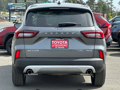 Used 2025 Ford Escape Active AWD/4WD image 5