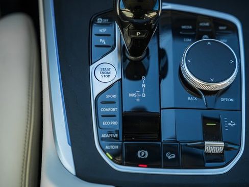 Used 2022 BMW X7 xDrive40i w/ Premium Package image 26