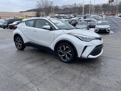 Certified 2022 Toyota C-HR XLE image 6