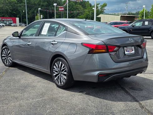 Used 2025 Nissan Altima 2.5 SV FWD image 3