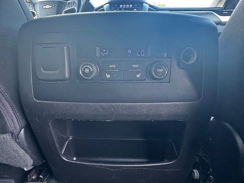 Used 2017 Chevrolet Suburban Premier image 19