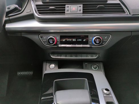 Used 2022 Audi Q5 2.0T Prestige w/ Prestige Package image 29