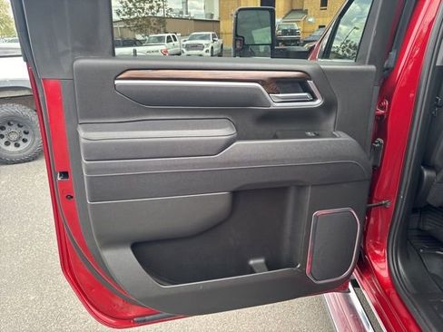 Used 2025 GMC Sierra 3500 SLT w/ SLT Premium Package image 26