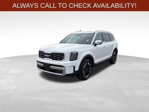 Used 2025 Kia Telluride S image 3