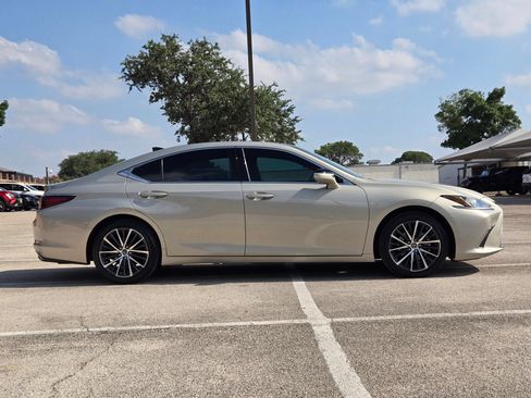 Used 2023 Lexus ES 350 w/ Premium Package FWD image 2