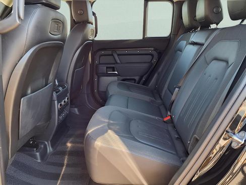 Used 2020 Land Rover Defender 110 S image 11