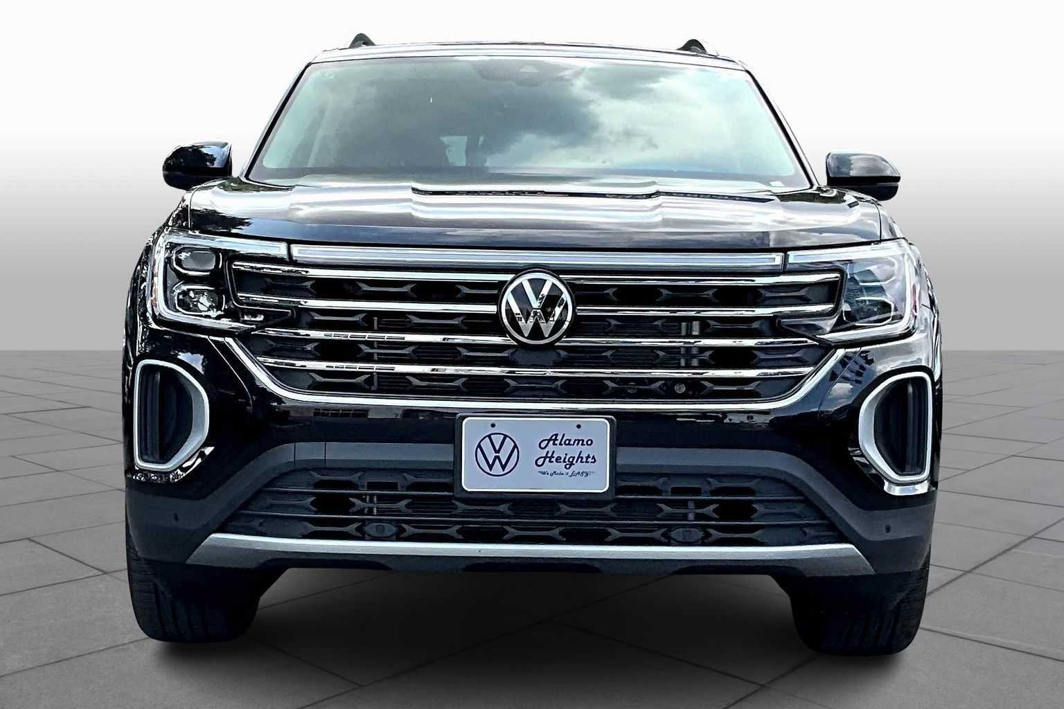 New 2026 Volkswagen Atlas SE FWD image 3