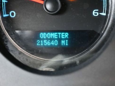 Used 2008 Chevrolet Suburban LTZ w/ LTZ Preferred Equipment Group AWD/4WD image 18