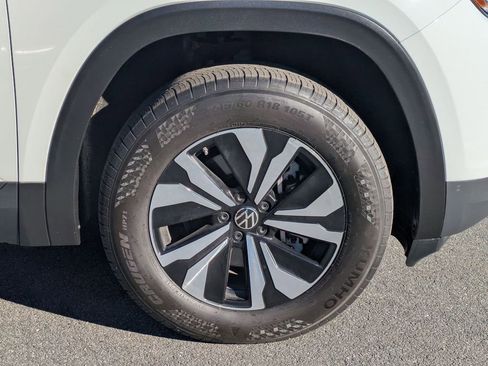 Certified 2025 Volkswagen Atlas SE image 23